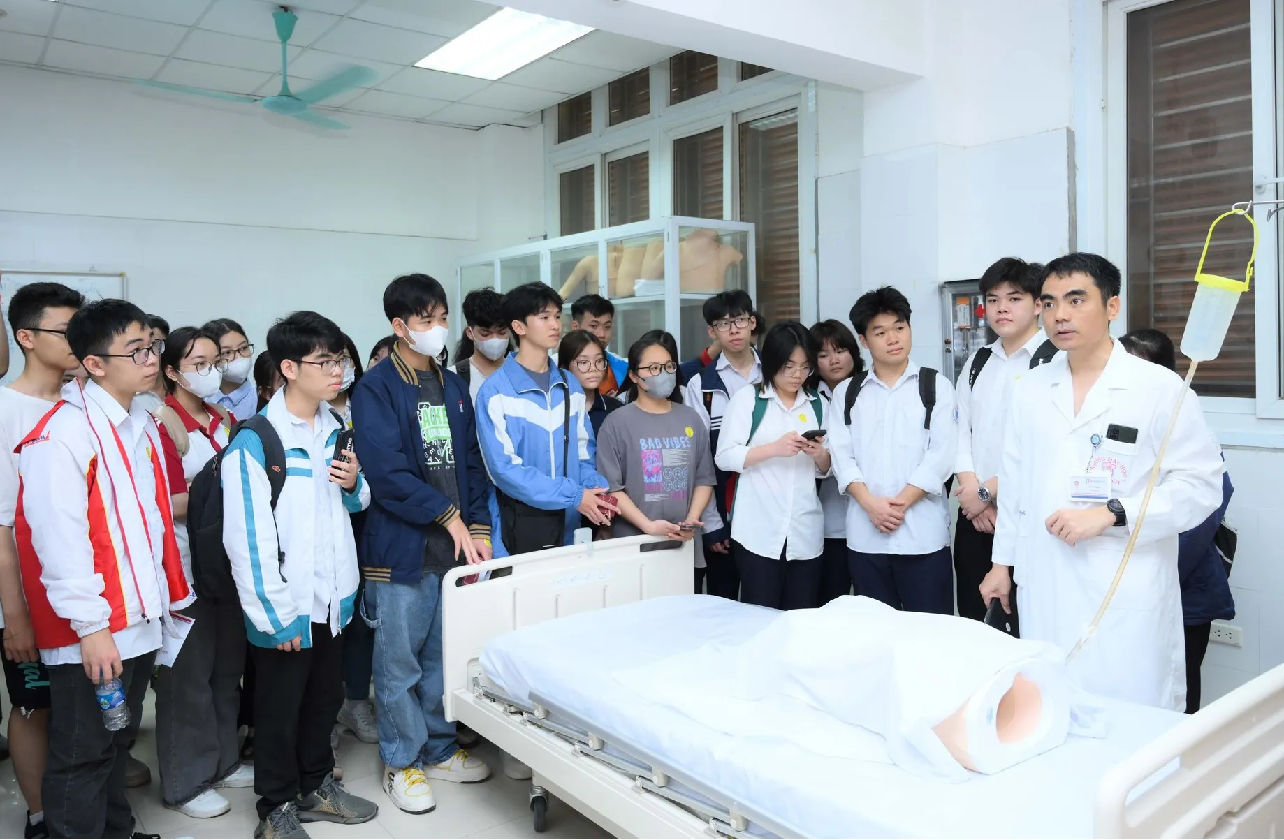 Trường ĐH Y Hà Nội lần đầu tuyển sinh bằng tổ hợp có môn văn