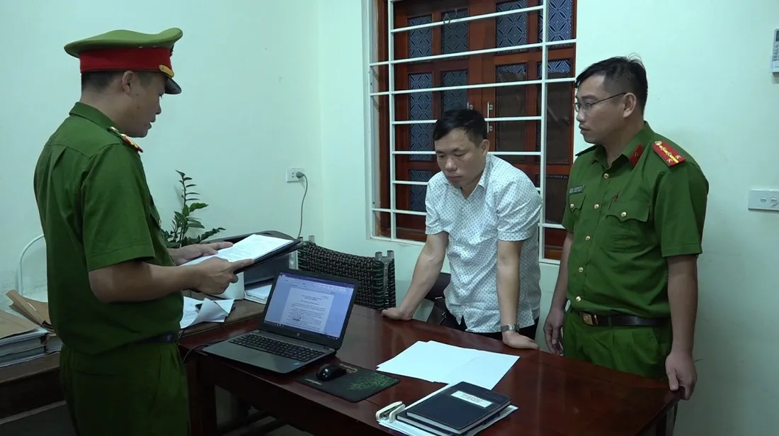 Nghệ An: bắt Phó Chủ tịch UBND huyện Quỳ Hợp