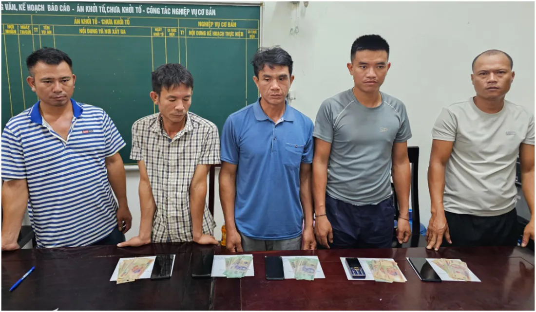 Nghệ An: bắt nhóm đối tượng  đánh bạc trá hình bằng chọi trâu