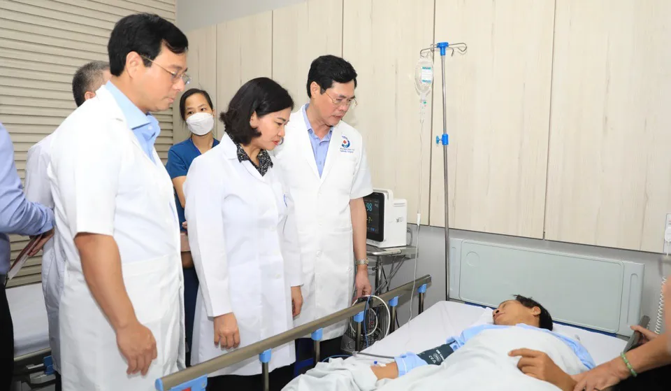 Lãnh đạo Thành phố Hà Nội thăm hỏi nạn nhân vụ cháy ở quận Hoàng Mai
