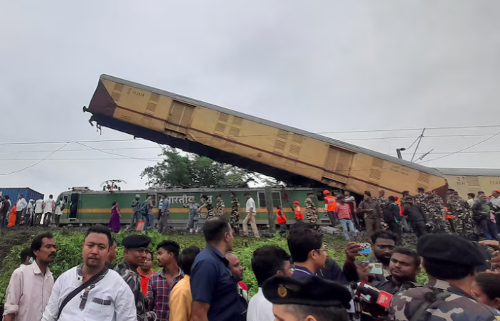 Tai nạn đường sắt Ấn Độ khiến gần 70 người thương vong
