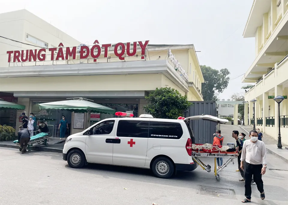 Nắng nóng kéo dài, gia tăng nguy cơ sốc nhiệt, đột quỵ