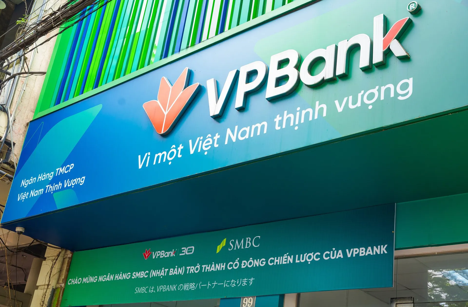 Cổ phiếu ngân hàng phân hóa, VPBank "bùng nổ" giao dịch