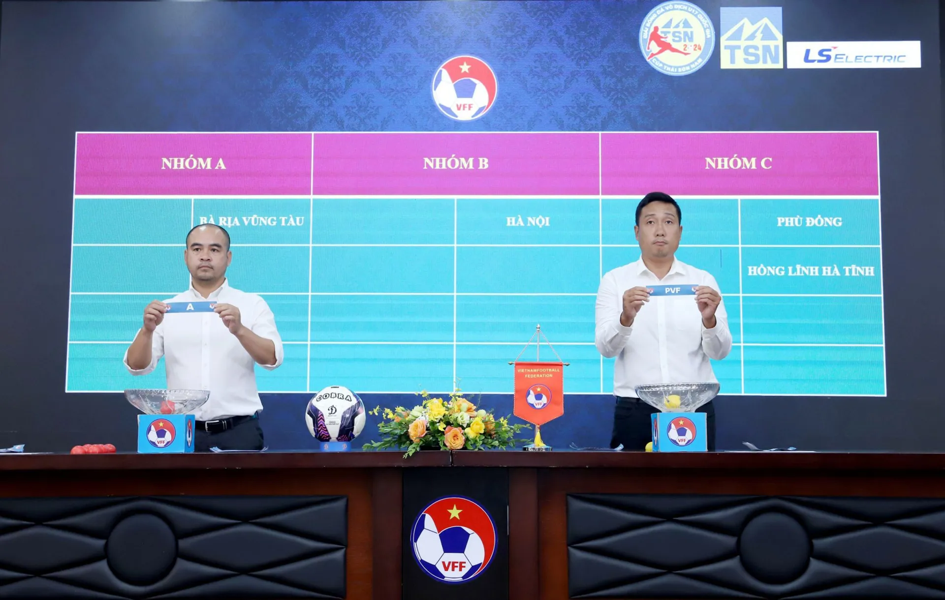 12 đội bóng tranh tài ở Giải bóng đá U17 quốc gia năm 2024