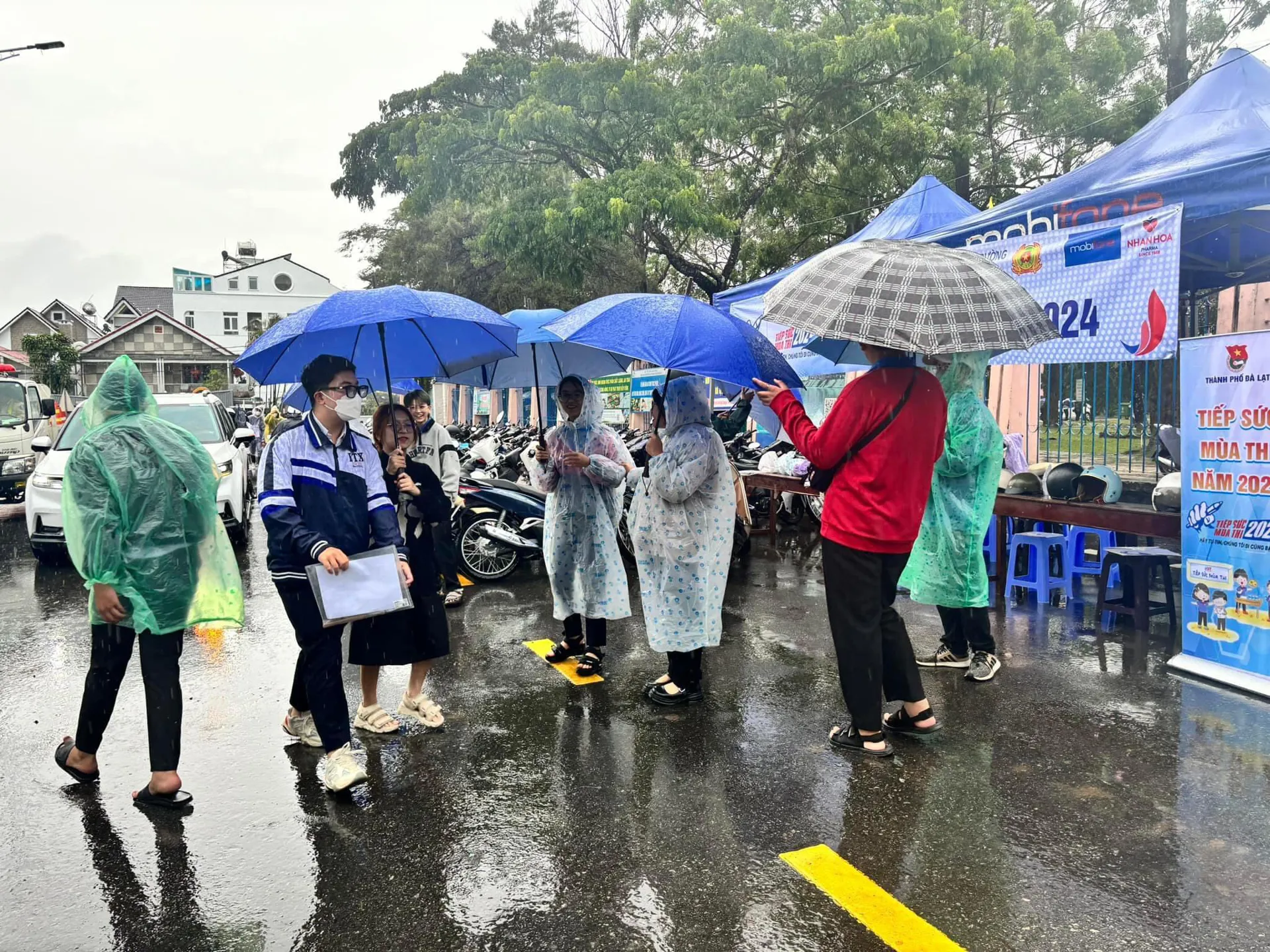 Các sĩ tử Lâm Đồng khép lại kỳ thi THPT quốc gia 2024