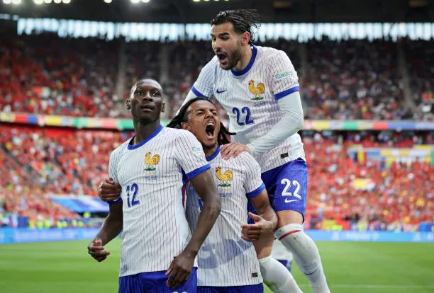 Vòng 1/8 EURO 2024: Pháp, Bồ Đào Nha chật vật vào tứ kết