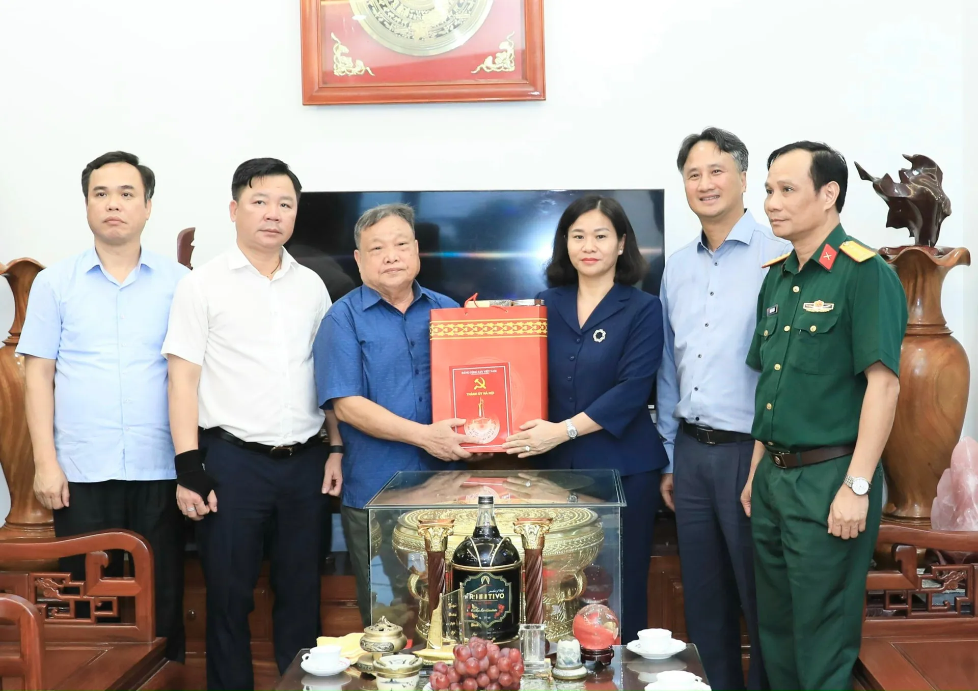 Lãnh đạo TP Hà Nội thăm, động viên gia đình chính sách tại huyện Mỹ Đức