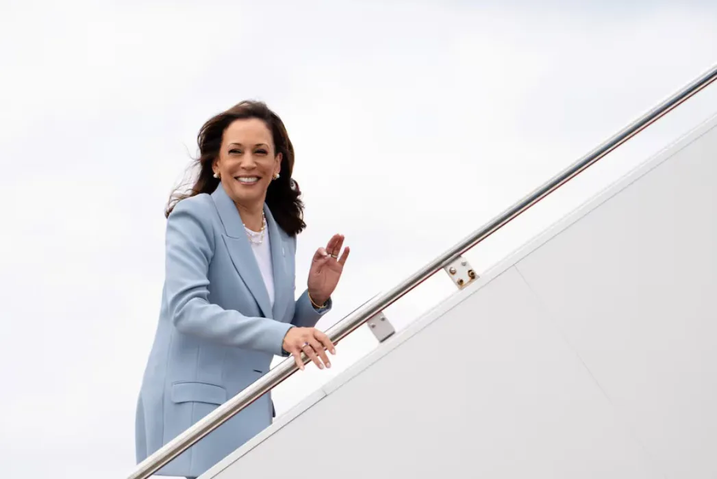 So kè ủng hộ Trump - Harris trong thăm dò mới nhất