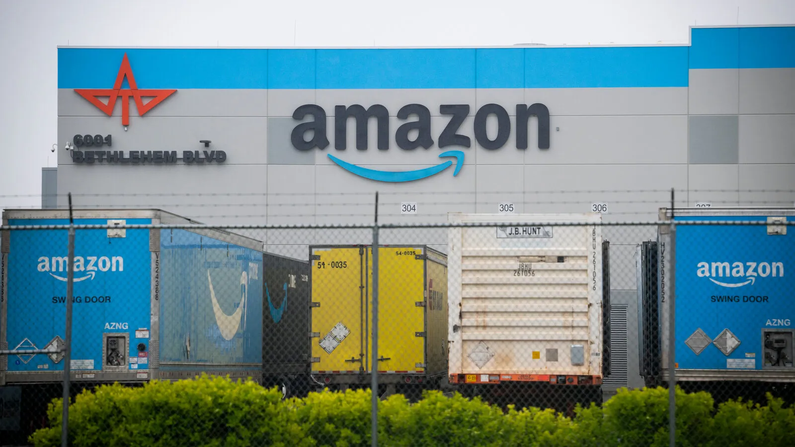 Amazon 'thất thu' vì Thế vận hội và ông Trump