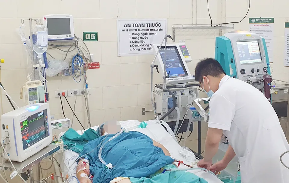 Nhiều ca sốt xuất huyết nặng, biến chứng nguy hiểm