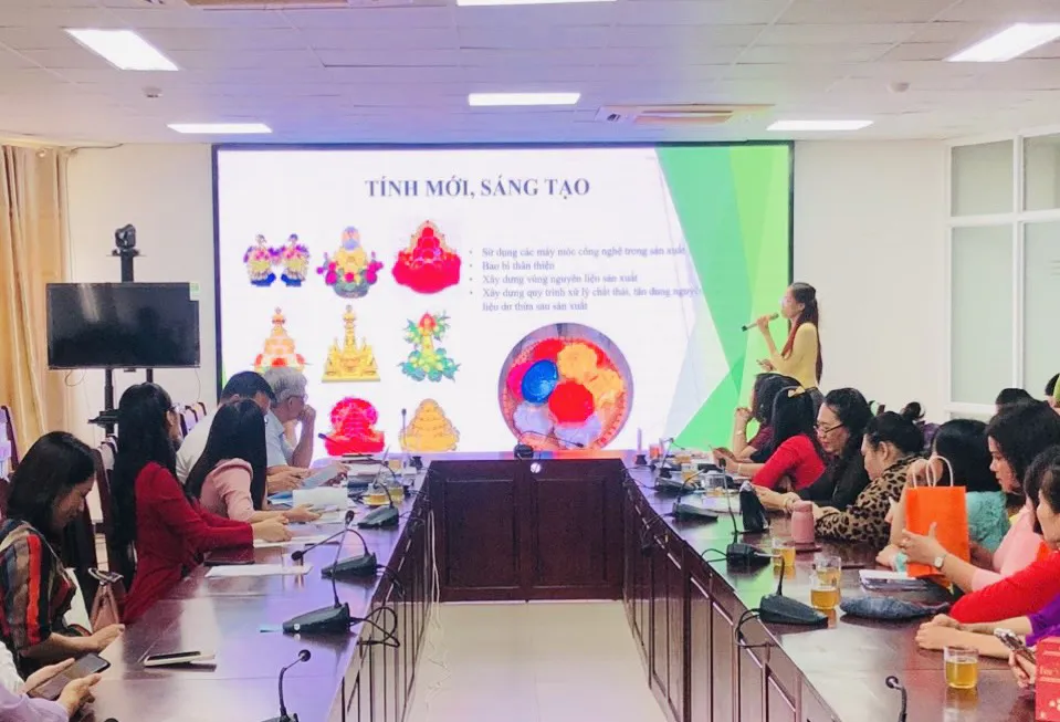 Chung khảo cuộc thi "Phụ nữ Thủ đô khởi nghiệp sáng tạo - chuyển đổi xanh"