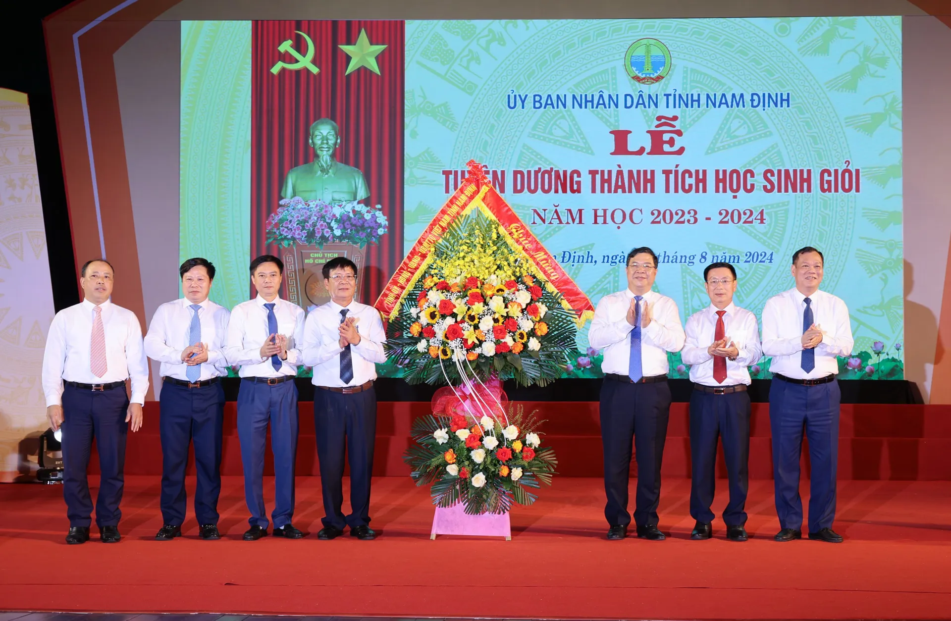 Nam Định tuyên dương học sinh giỏi tiêu biểu năm 2024