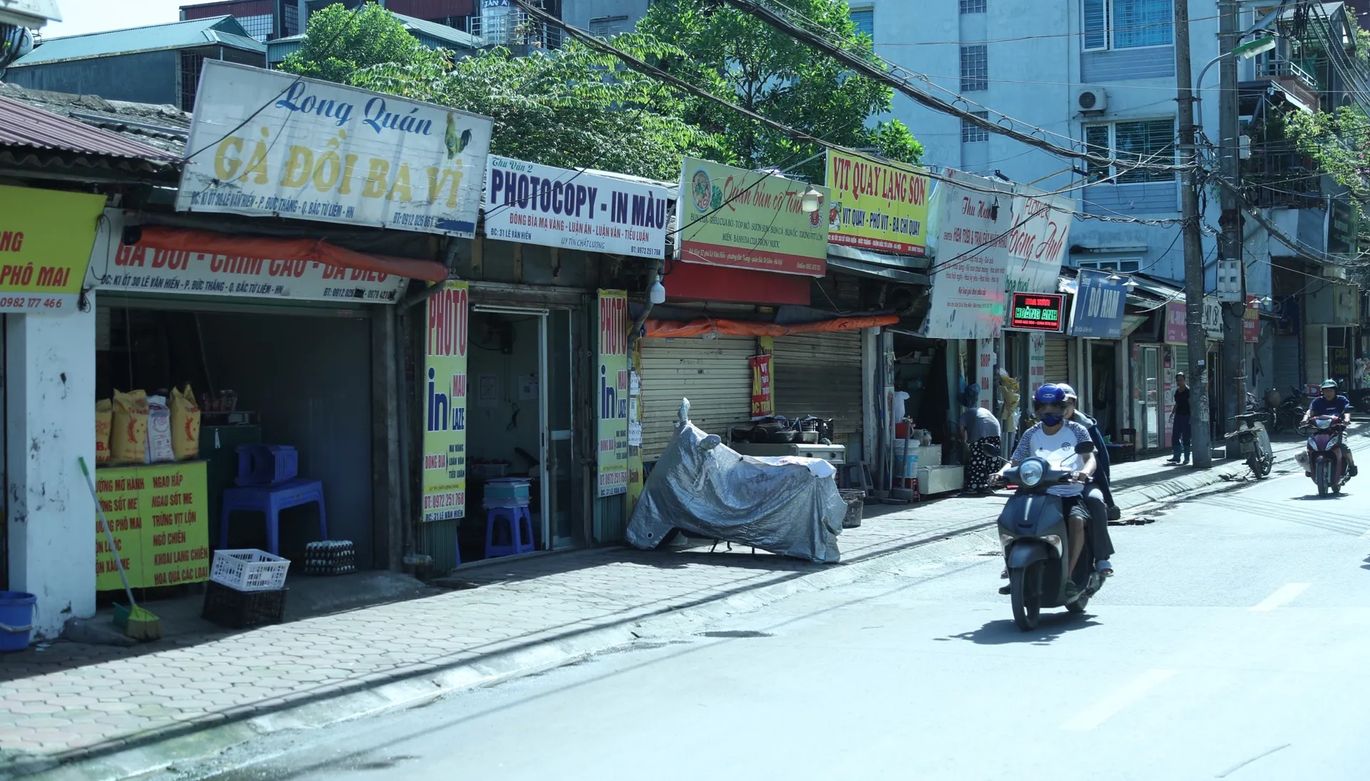 Chấn chỉnh trật tự đô thị trên phố Lê Văn Hiến