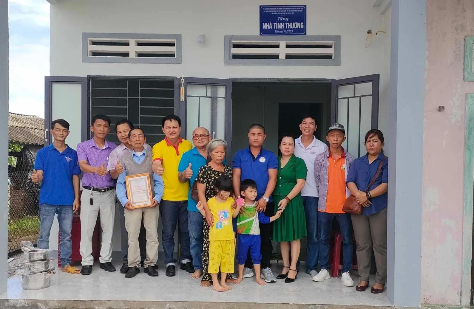 Lan tỏa tình thương đến với người nghèo