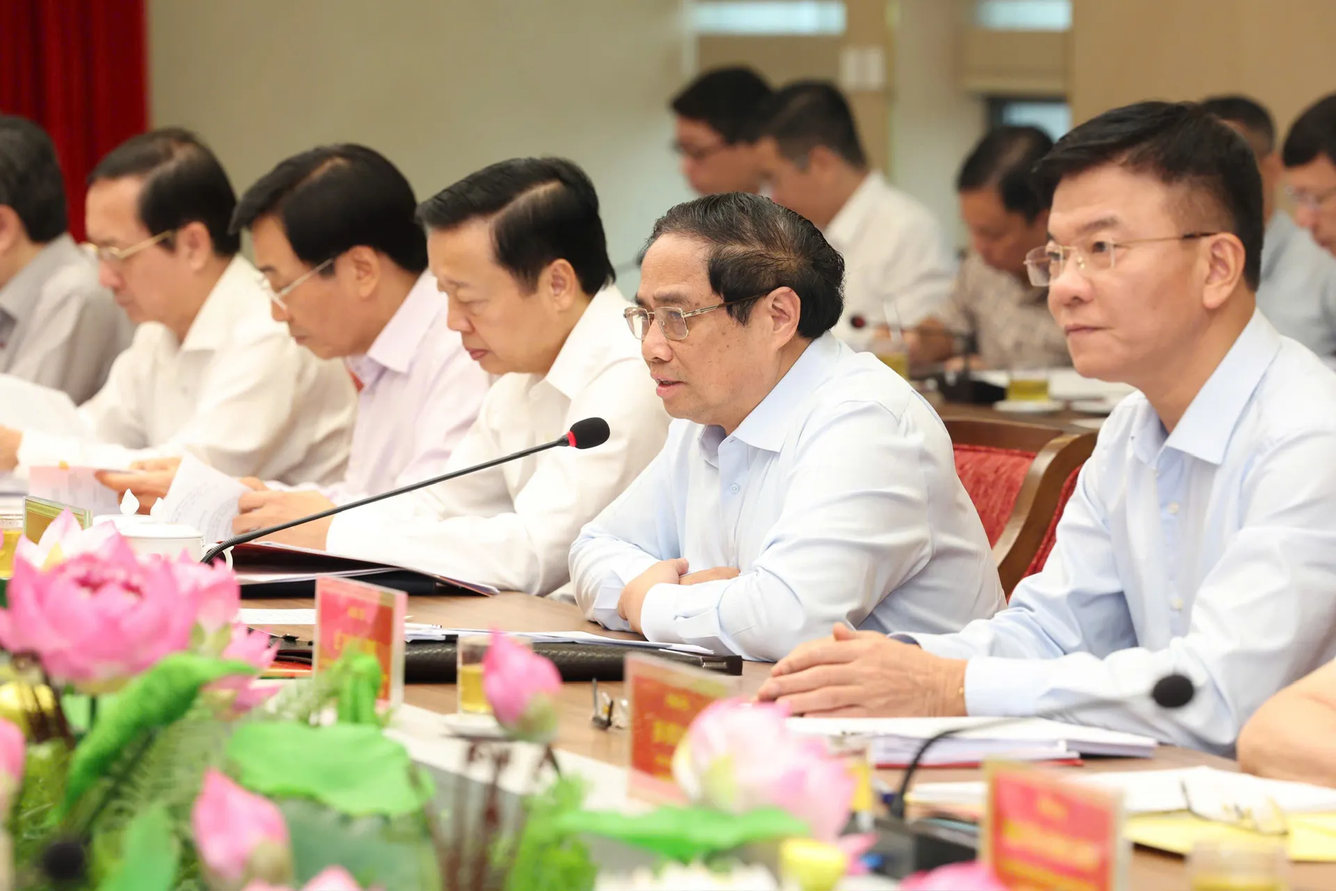 Thủ tướng Phạm Minh Chính làm việc với Ban Thường vụ Thành ủy Hà Nội