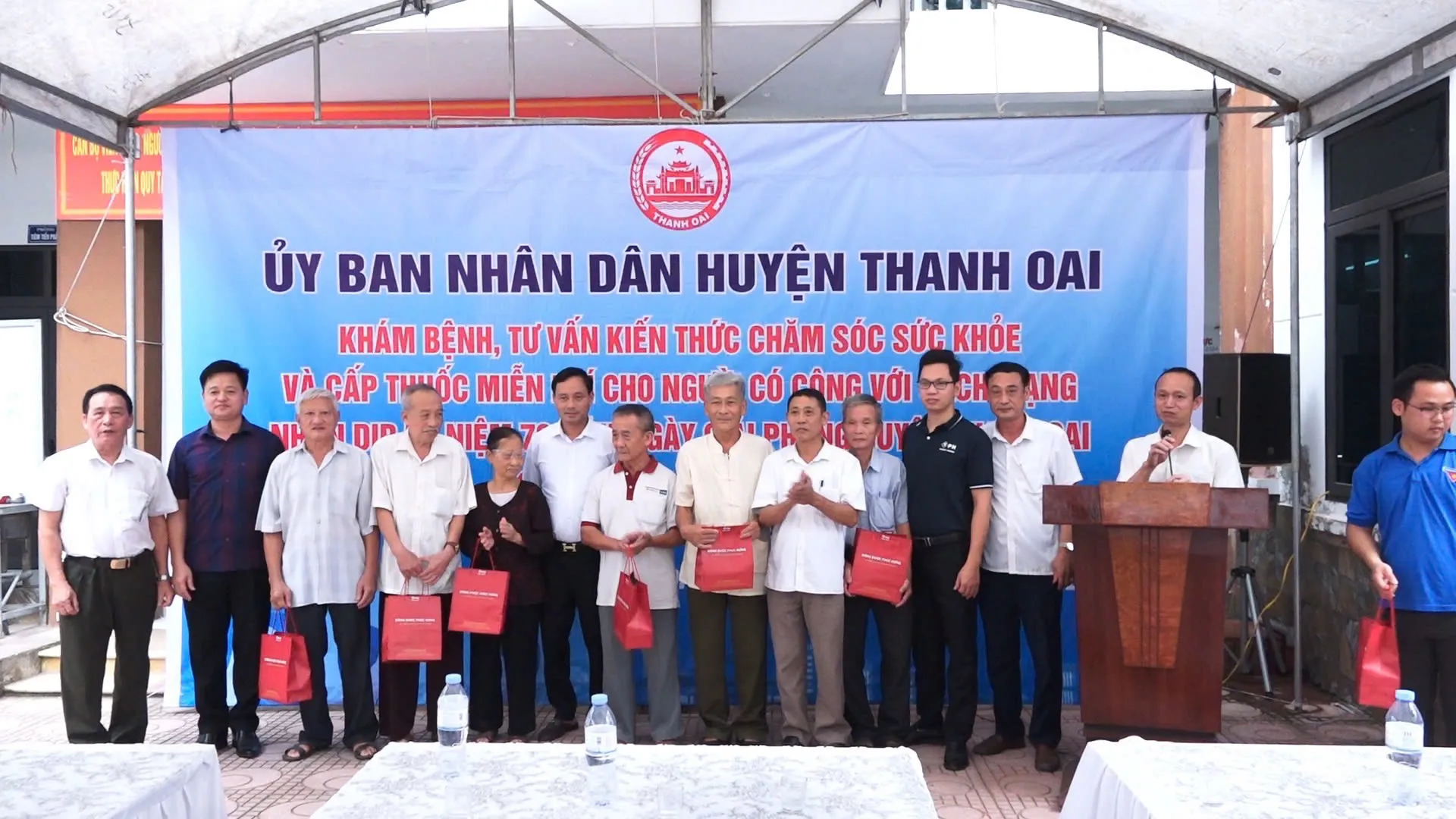 Huyện Thanh Oai: khám bệnh, cấp thuốc miễn phí cho 273 người có công