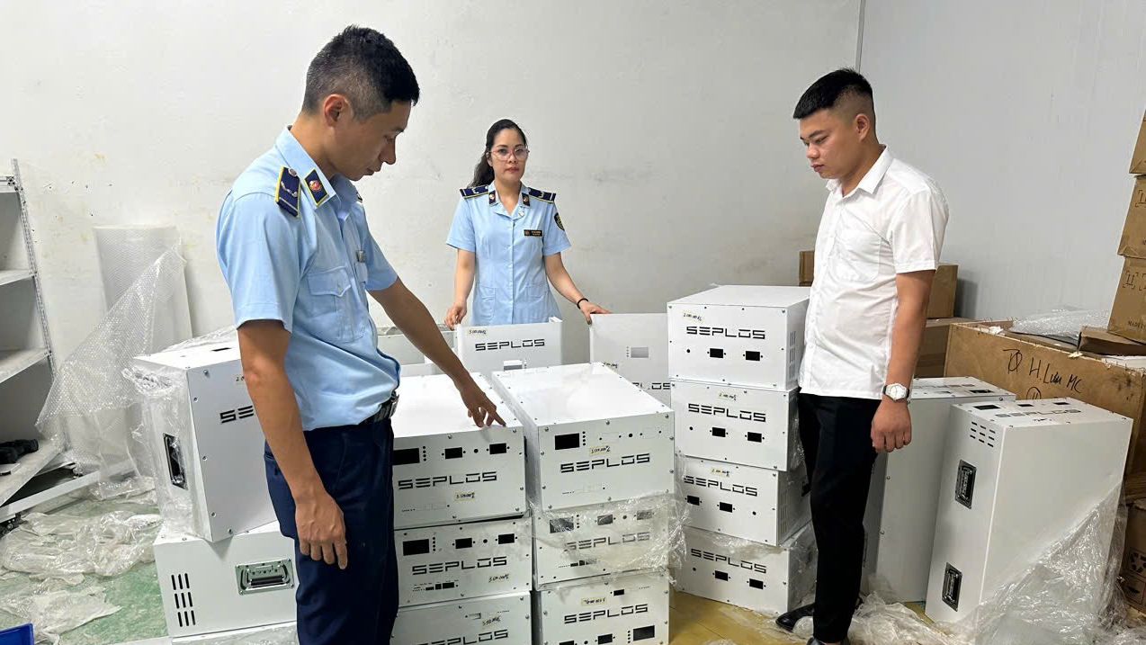 Quảng Ninh: liên tiếp phát hiện nhiều hàng hoá có dấu hiệu giả mạo, nhập lậu
