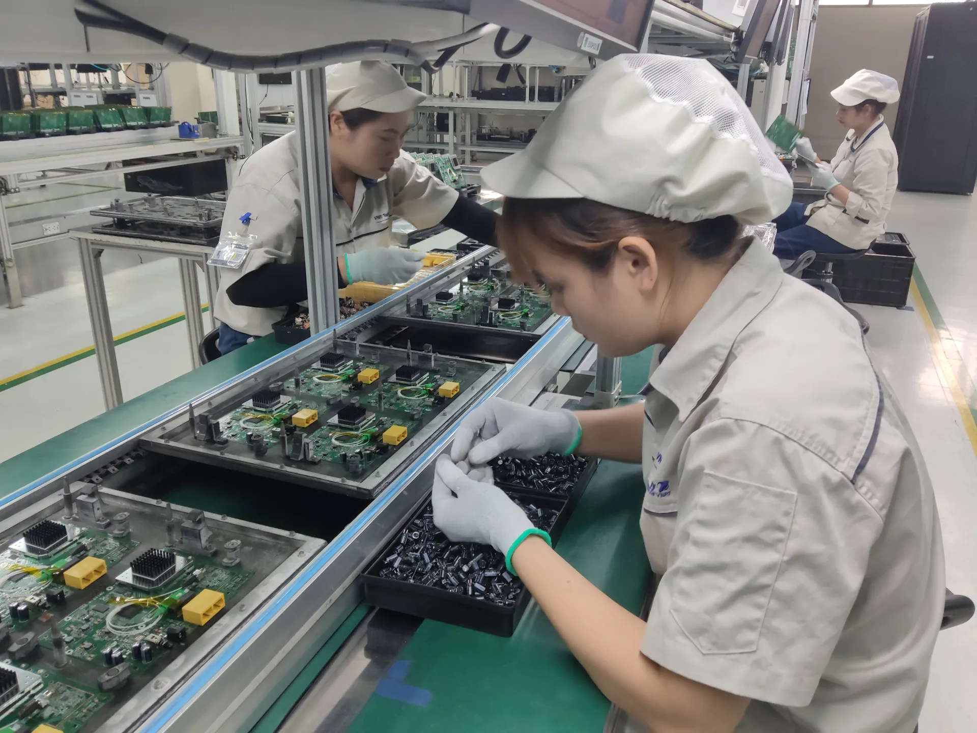 Công nghiệp hỗ trợ cho ngành điện tử phát triển còn khiêm tốn