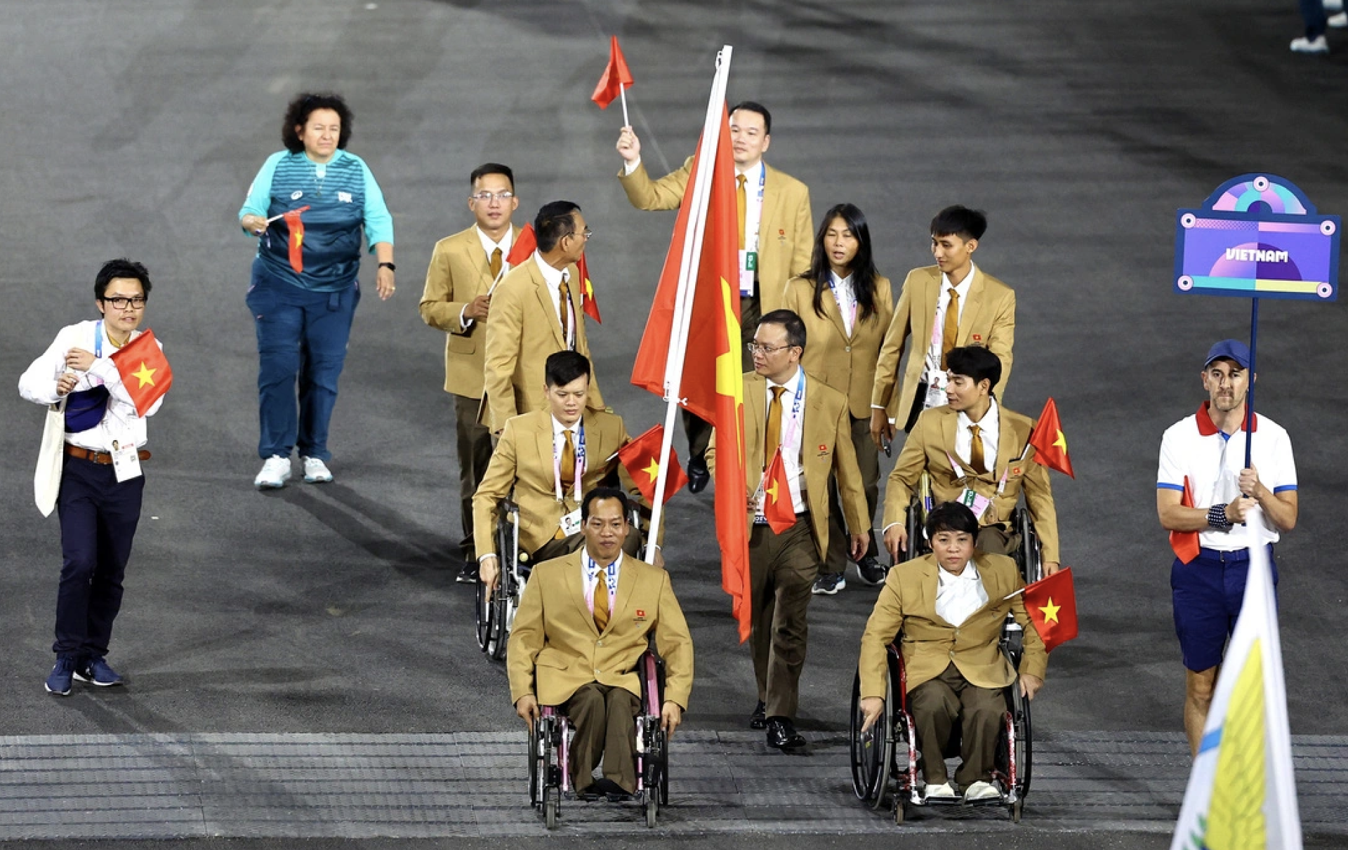 Paralympic Paris 2024 chính thức khai mạc, Việt Nam bước vào tranh tài với 7 VĐV