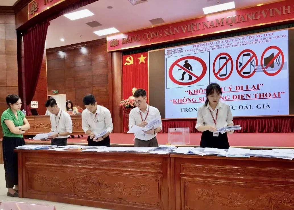Huyện Phúc Thọ đấu giá 39 thửa đất, nhiều khách hàng trúng 3 - 4 thửa