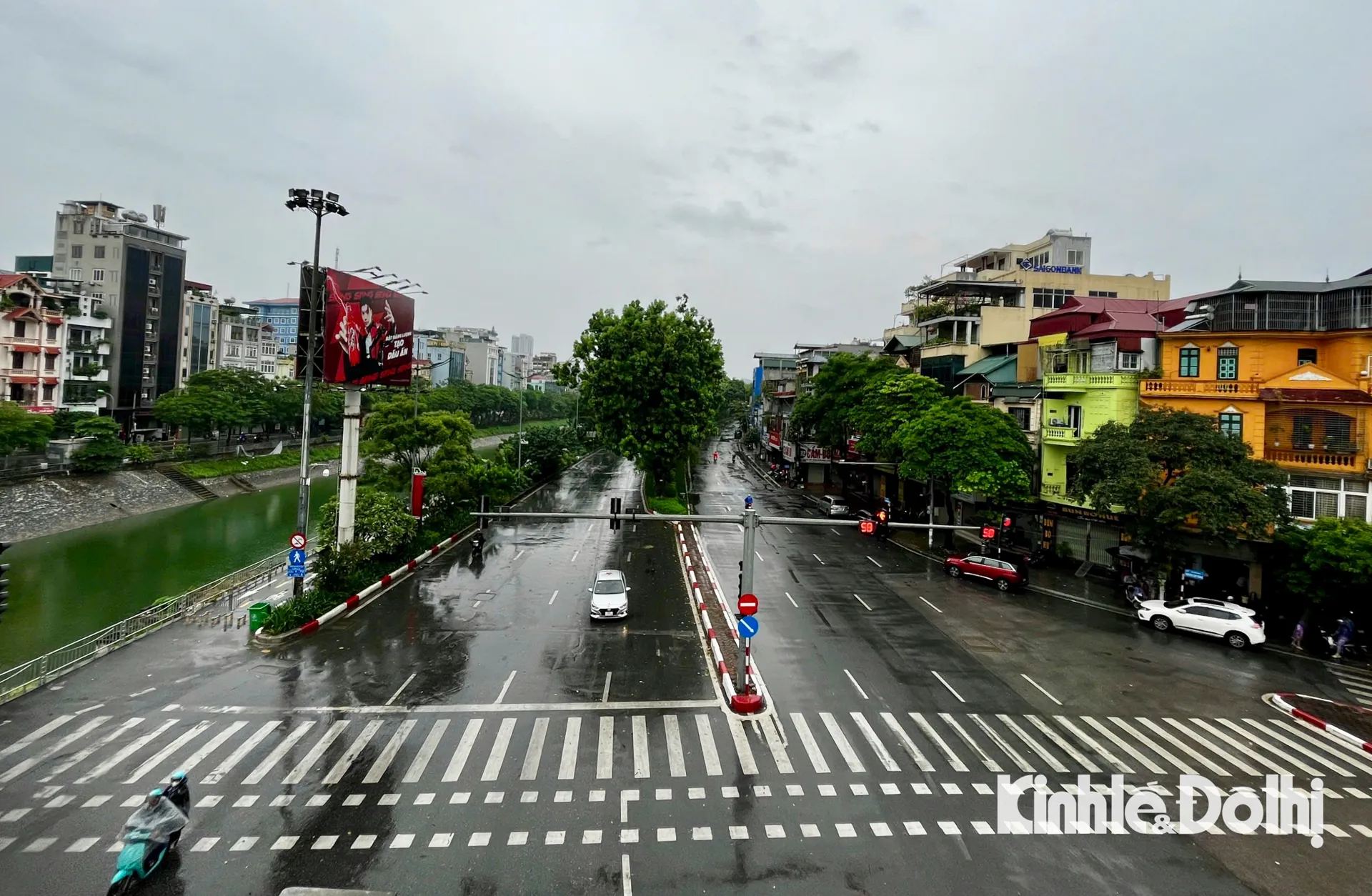 Hà Nội: đường phố vắng vẻ trước khi bão số 3 đổ bộ