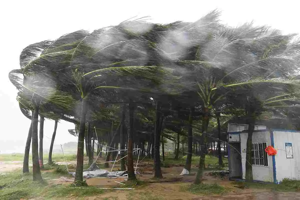 Siêu bão Yagi đổ bộ Trung Quốc, gần 1 triệu người phải sơ tán