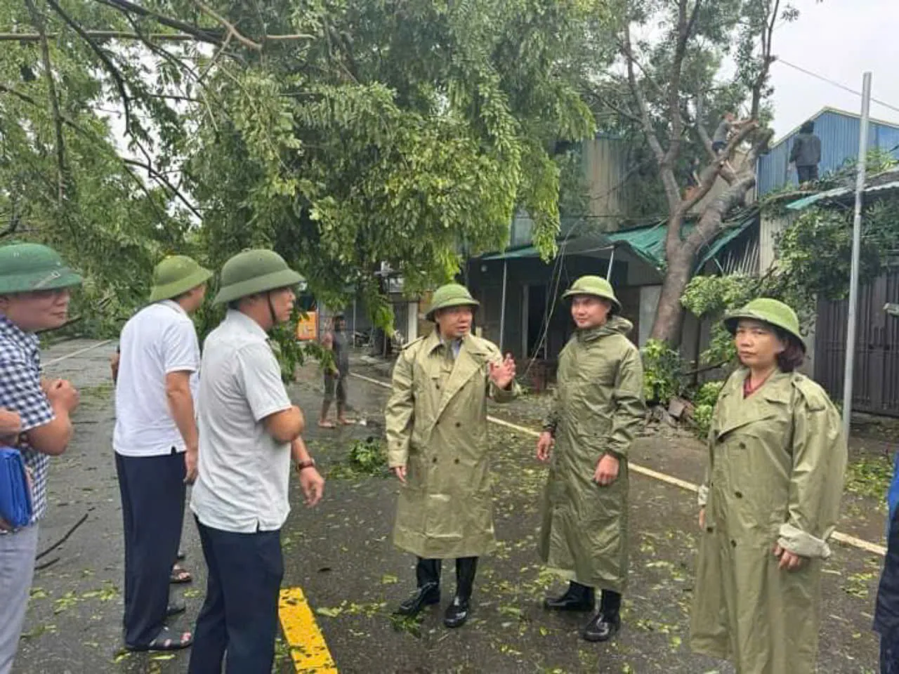 Quốc Oai khẩn trương khắc phục hậu quả bão Yagi, ổn định đời sống người dân