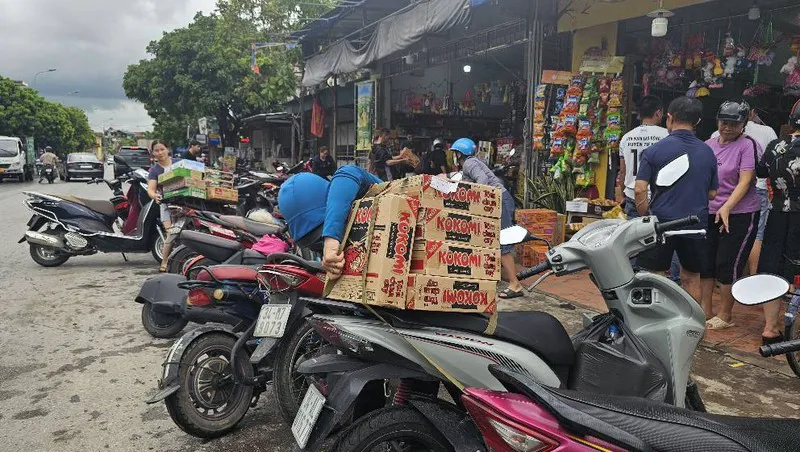 Hải Dương: người dân đổ xô tích trữ nhu yếu phẩm do tin đồn thất thiệt