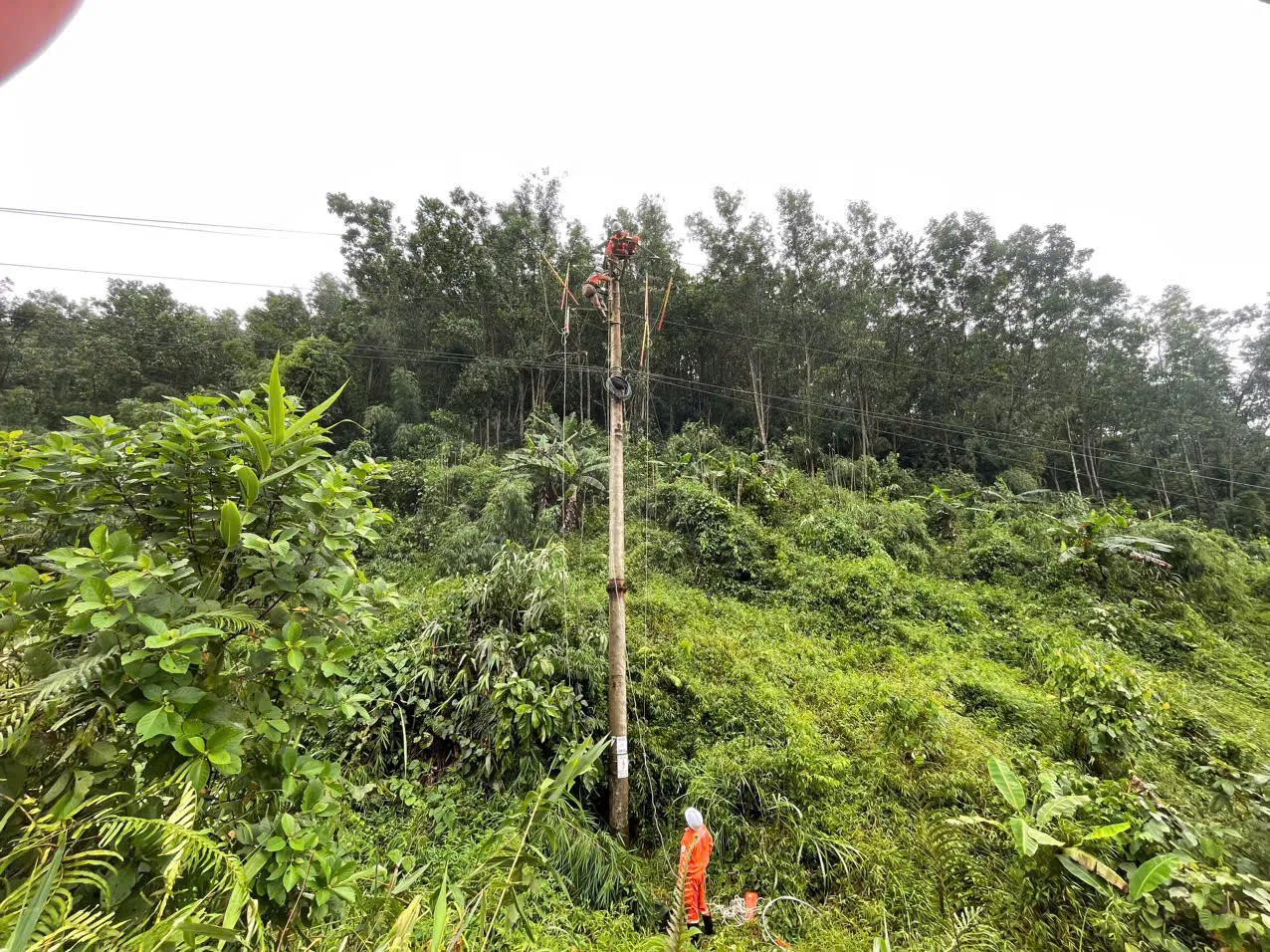 Cơ bản khắc phục xong sự cố điện, các hồ thủy điện tiếp tục xả nước