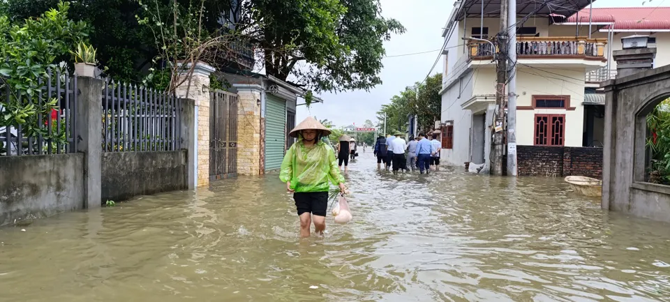 Bảo đảm phục hồi sớm nhất sản xuất, sinh hoạt của người dân sau bão