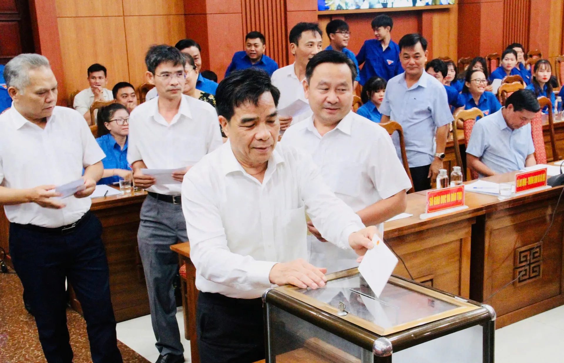 Quảng Nam quyên góp ủng hộ bà con vùng lũ