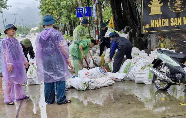 Huyện Mỹ Đức đã di dời gần 1.000 hộ dân bị ngập đến nơi an toàn