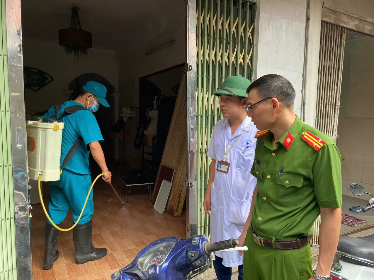 Quận Hai Bà Trưng: chính quyền hỗ trợ người dân trở về an toàn sau bão