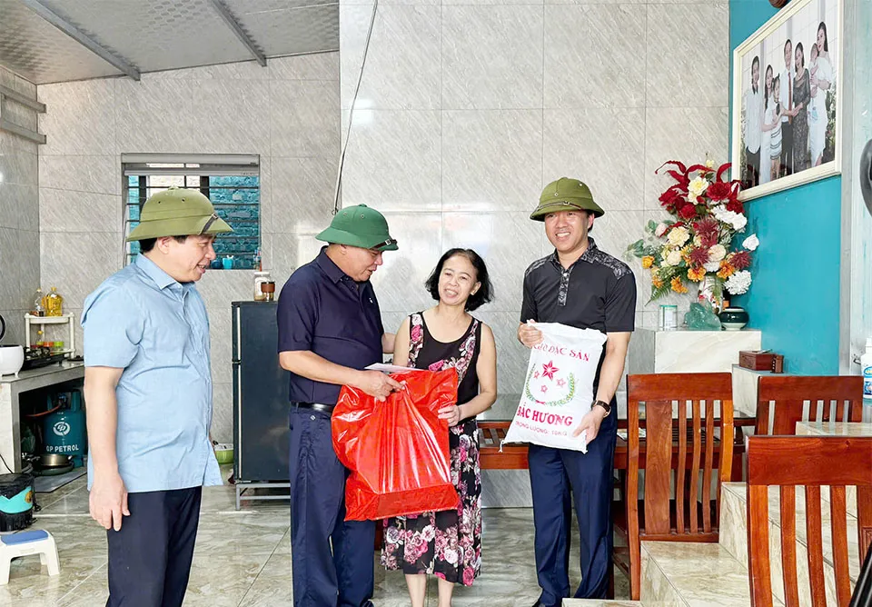 Lãnh đạo TP Hà Nội động viên Nhân dân Bắc Từ Liêm vệ sinh môi trường