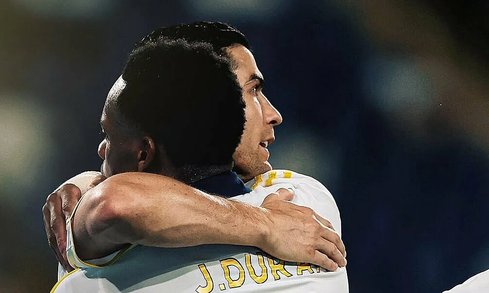 Ronaldo sút hỏng và ghi bàn phạt đền trong cùng một trận