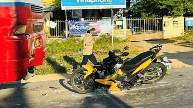 Tai nạn giao thông mới nhất 24/2/2024: Người đàn ông bị ô tô khách tông tử vong