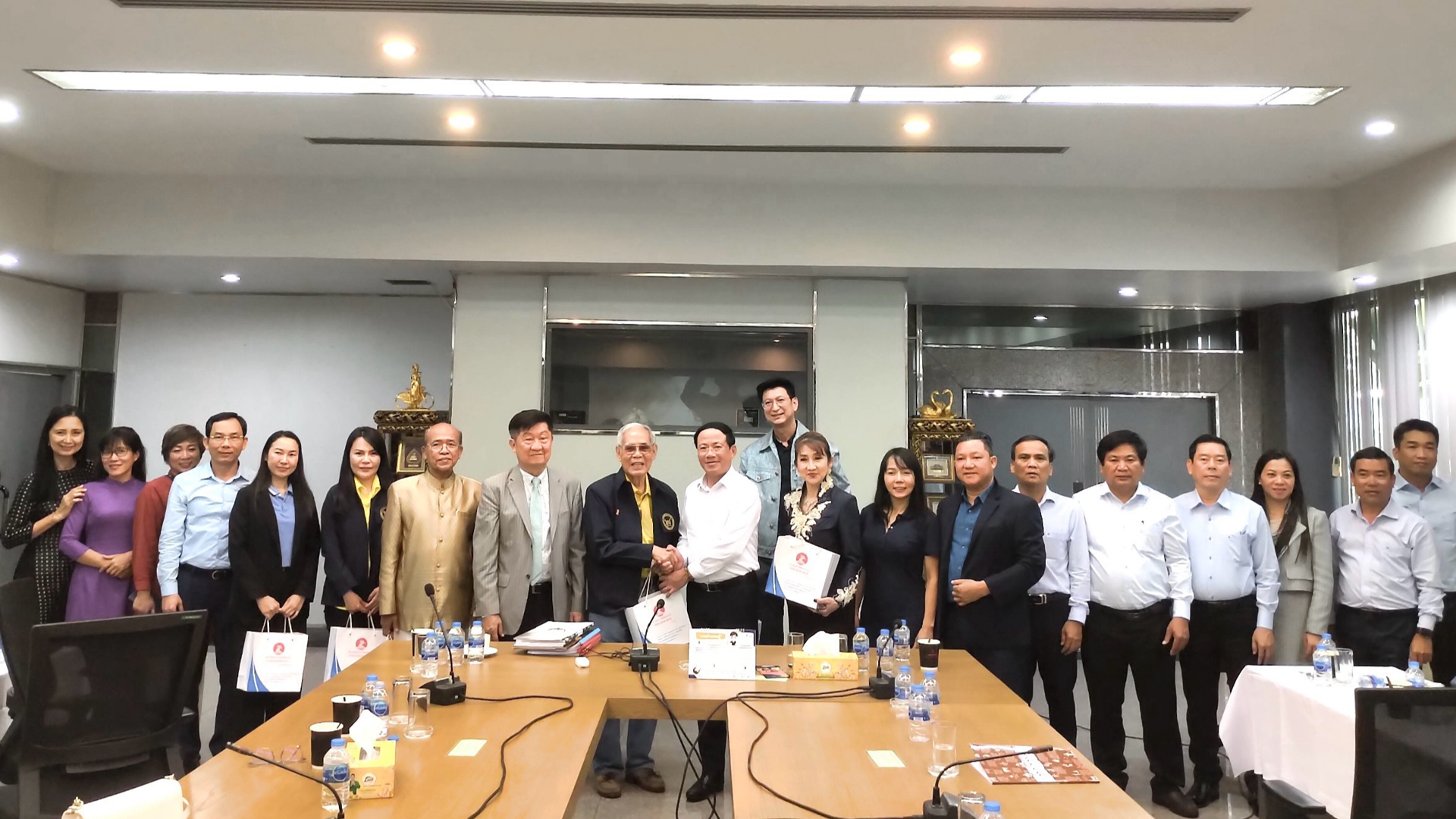 Bangkok Assay Office ký biên bản ghi nhớ đầu tư 10 dự án vào Bình Định