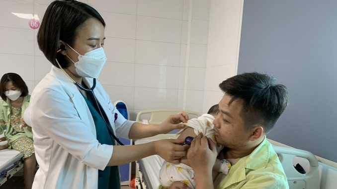Chuyên gia chỉ cách phòng bệnh khi trẻ nhỏ viêm đường hô hấp đang gia tăng