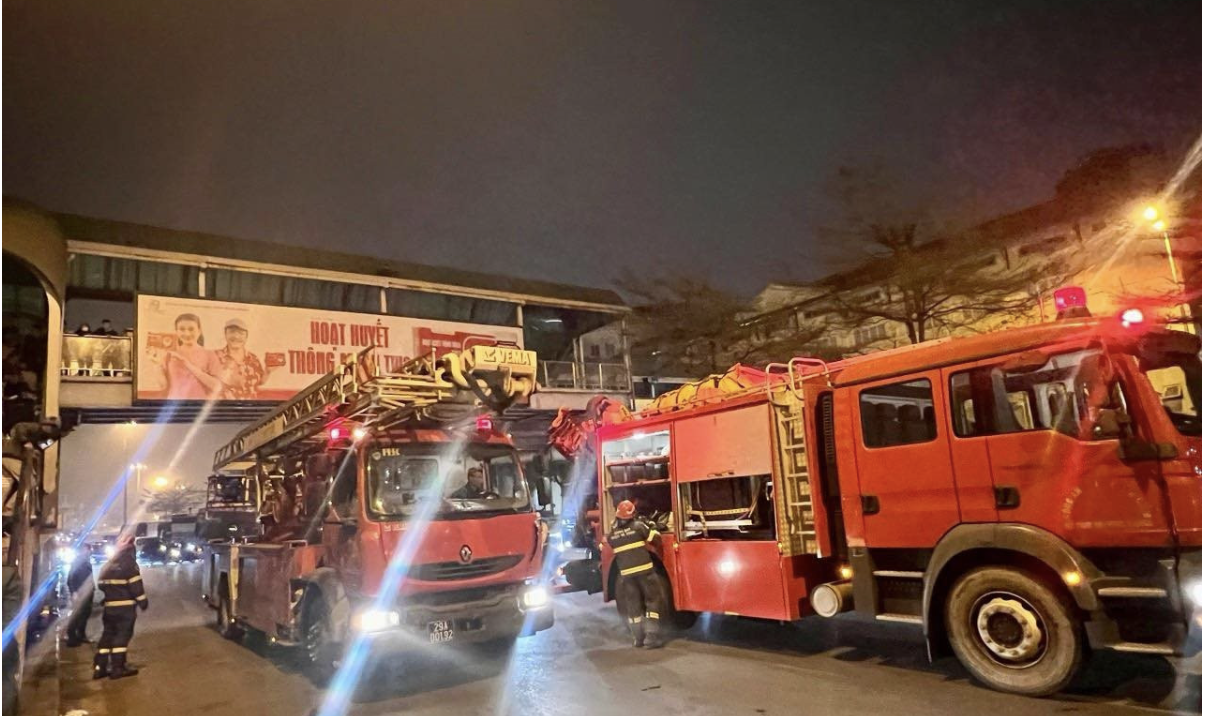 Chặn đường Trần Nhật Duật trong đêm cứu người đàn ông trên nóc cầu vượt