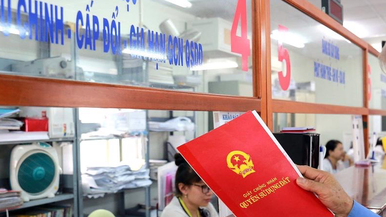 Mua đất giao dịch bằng giấy viết tay có được cấp sổ đỏ?