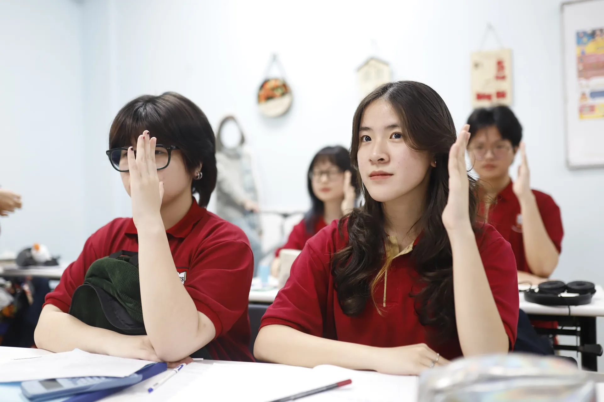 Học sinh Trường THPT Khoa học Giáo dục (HES)