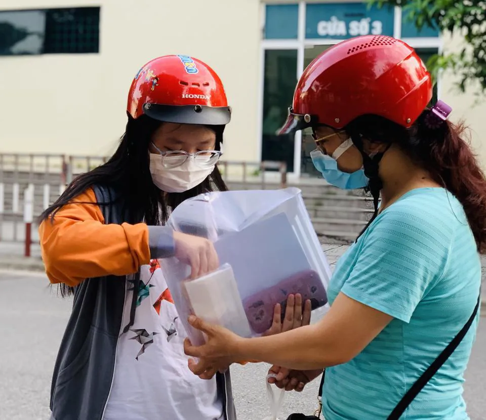 Trường THPT chuyên Ngoại ngữ tăng chi tiêu hệ chuyên