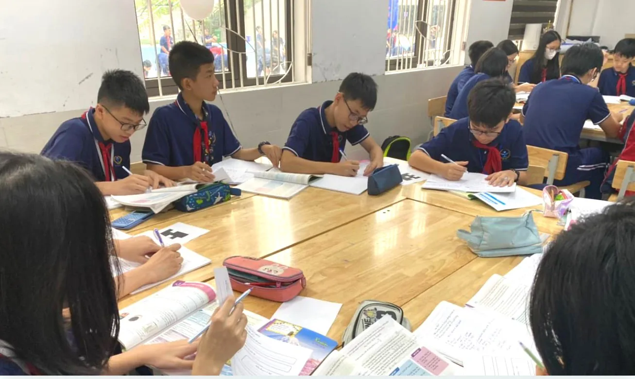 Học sinh Trường THCS Cầu Giấy, 1 trong các trường phổ thông triển khai thí điểm chương trình đào tạo song bằng
