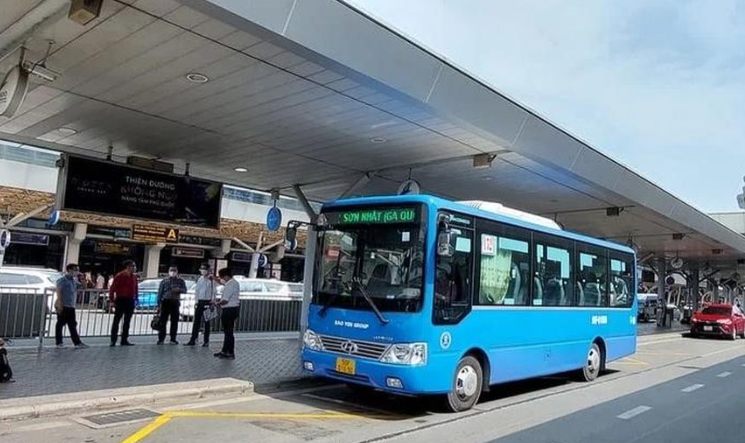 Bài toán sân bay Tân Sơn Nhất đông khách, xe buýt vẫn ế