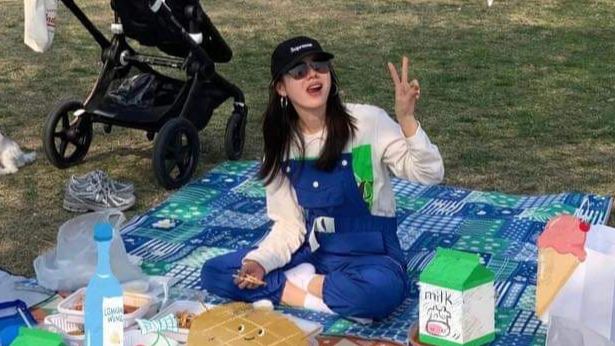 Ảnh mới nhất của vợ chồng Son Ye Jin - Huyn Bin cùng con trai
