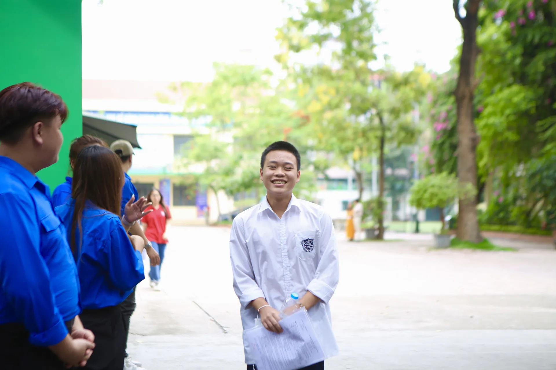 Thí sinh phấn khởi sau môn thi ngữ văn