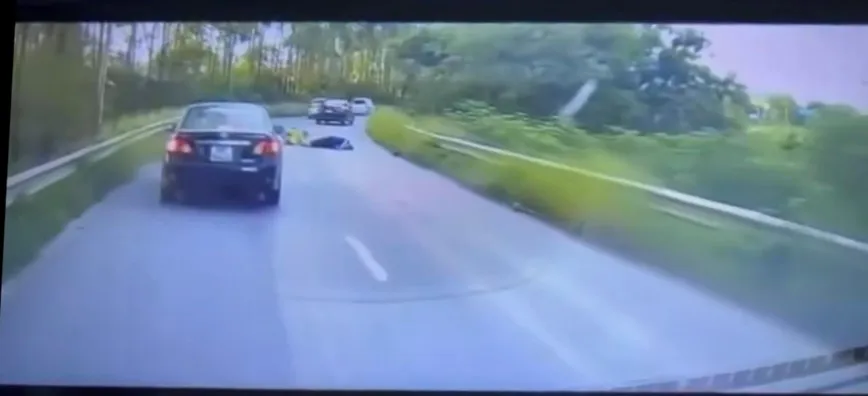 Ô tô Vios gây tai nạn rồi bỏ chạy