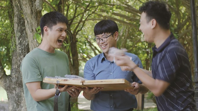 Phim Việt trên sóng giờ vàng: khán giả cần được… cười nhiều hơn