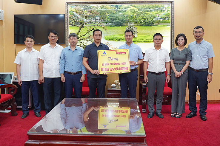 Tân Á Đại Thành trao tặng bồn nước sạch, lan tỏa phồn vinh
