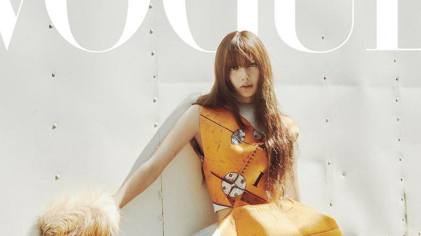 Lisa Blackpink khoe vẻ nóng bỏng trên tạp chí danh tiếng Vogue 
